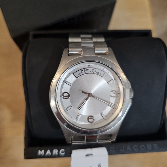 Marc Jacobs Accessories - NWT Marc Jacobs Silver Wristwatch for Women, Never Used